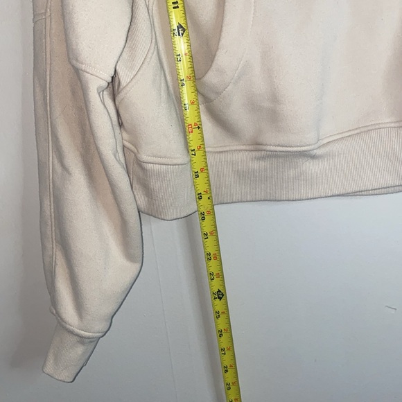 🐚Adorable cream quarter zip cropped pullover! - Picture 4 of 5